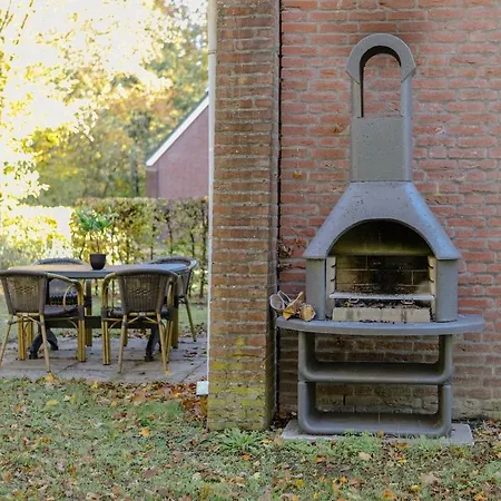 Comfortabel Familiehuis Met Sauna En Tuin Vp101