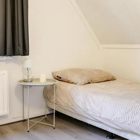 Vakantiehuis Comfortable Family With Sauna - Vp101 *