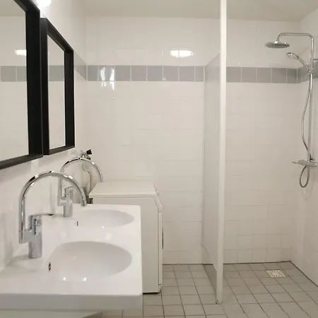 Vakantiehuis Comfortable Family With Sauna - Vp101 *